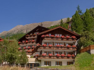 Hotel Alpenroya