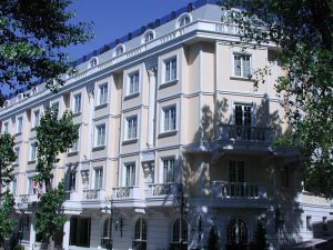 - Sultanahmet Eresin Hotels
